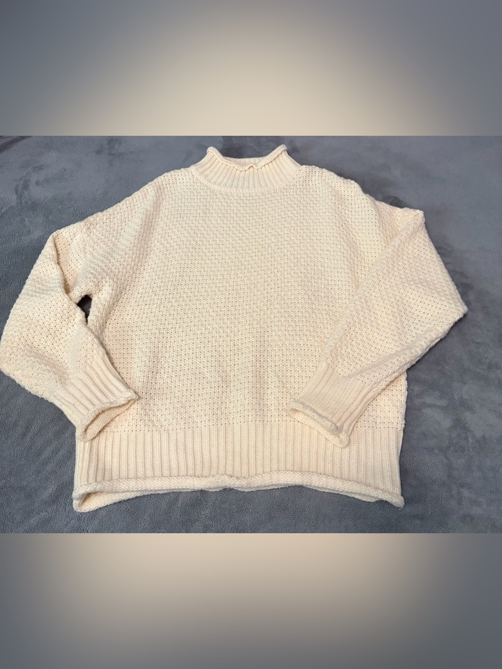 Dokotoo sweater - small